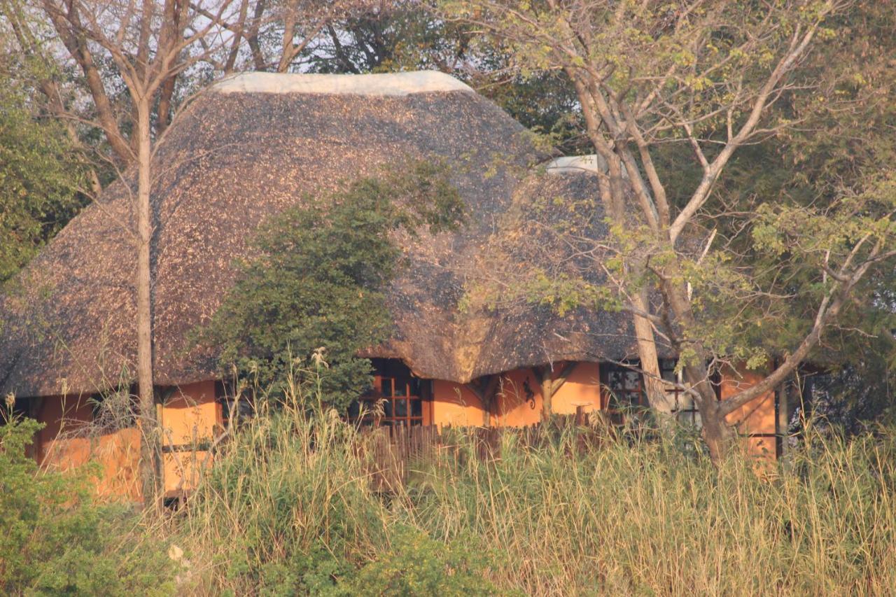 Ndhovu Safari Lodge Mahango Eksteriør billede